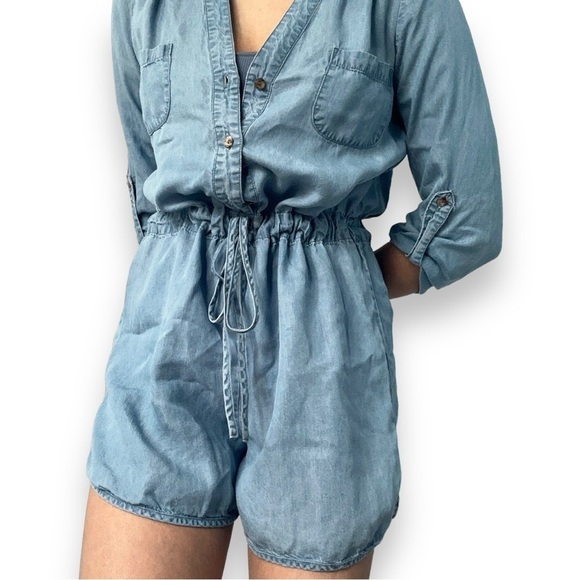 LIGHTWEIGHT DENIM STYLE LIGHT BLUE  ROMPER WITH ADJUSTABLE DRAWSTRING SIZE XS - Picture 6 of 11